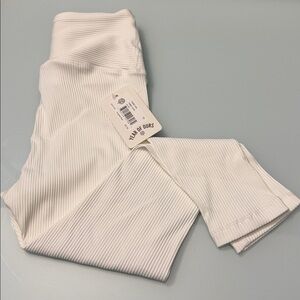 Year of Ours Ribbed Capri Leggings